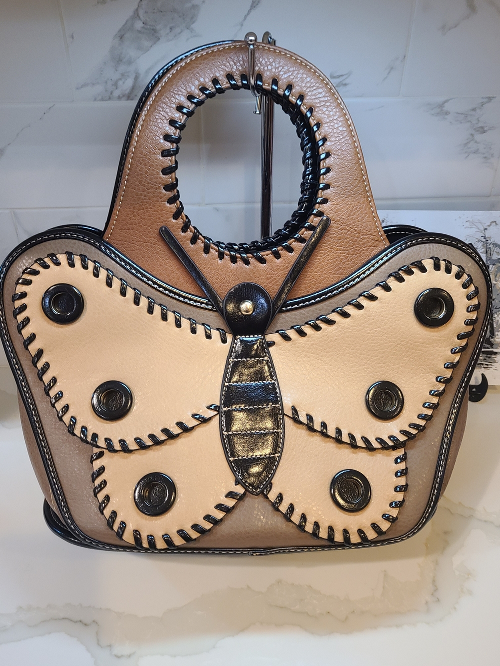 NWT Beige & Brown Butterfly Tote Bag - Picture 13 of 14
